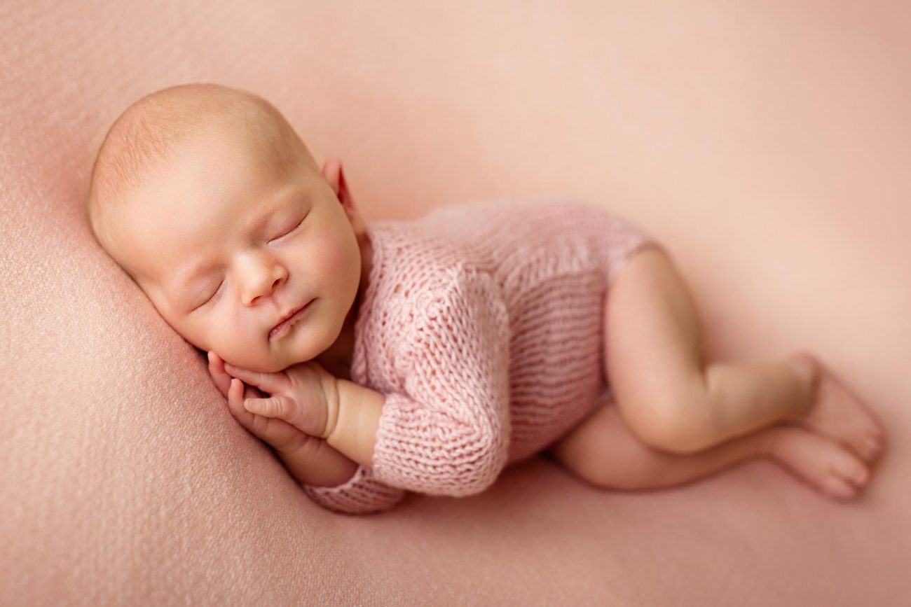 Neugeborenen Fotograf in Nuernberg Baby fotos in Nuernberg bei einem Neugeborenenfotograf