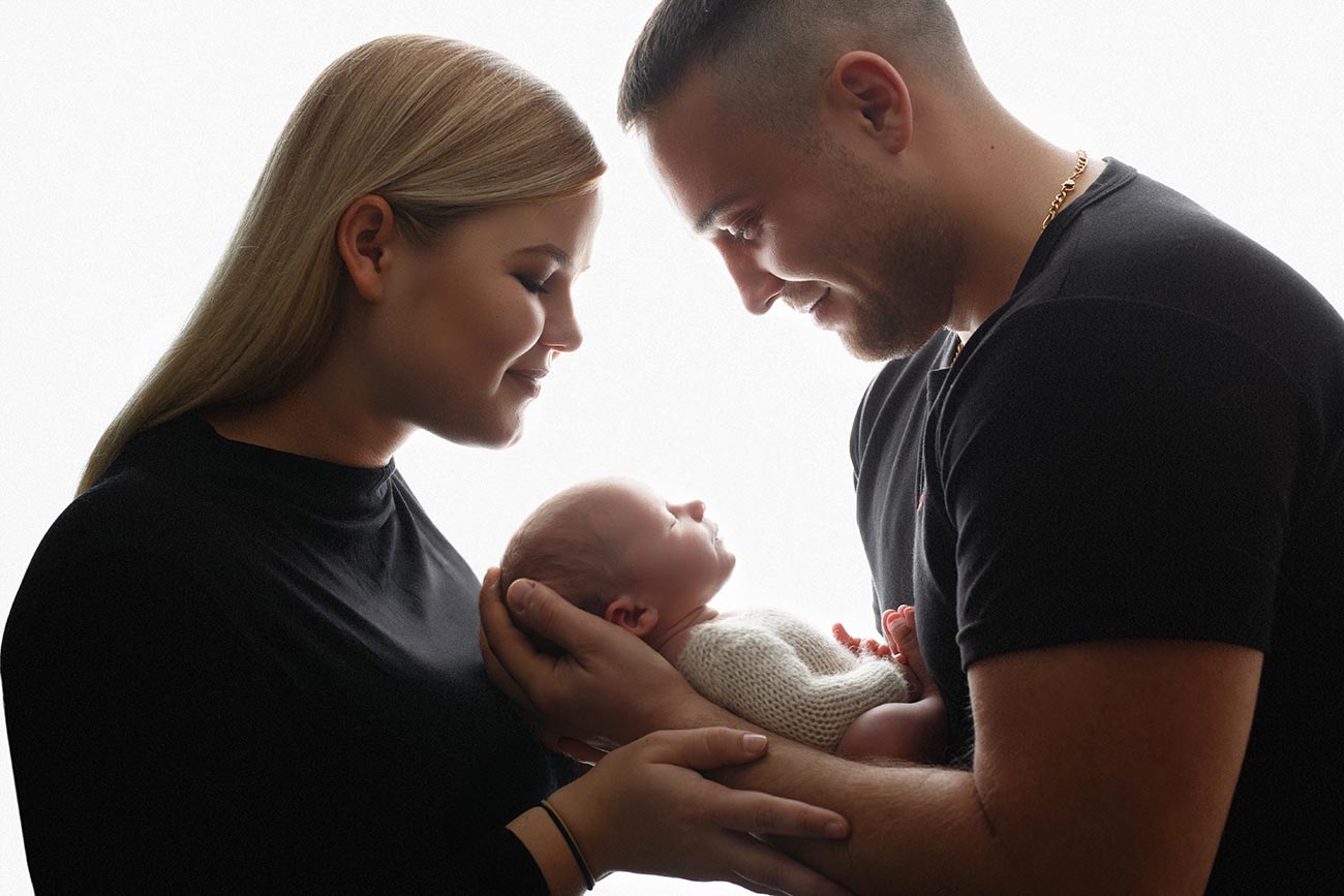 Fotoshooting Baby mit Mama und Papa Neugeborenen Fotoshooting mit Eltern