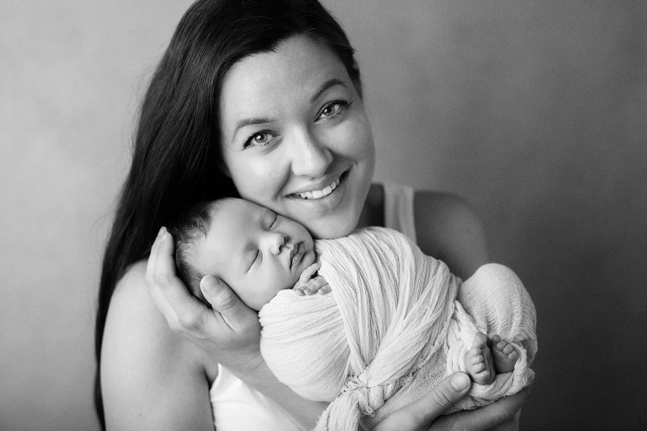 Baby mit Mama Fotografie Newborn Neugeborenen Fotografie Nuernberg